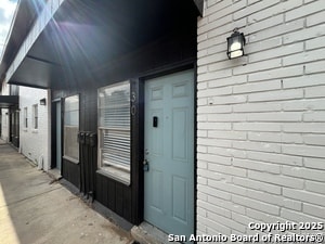 Building Photo - 2802 Lasses Blvd