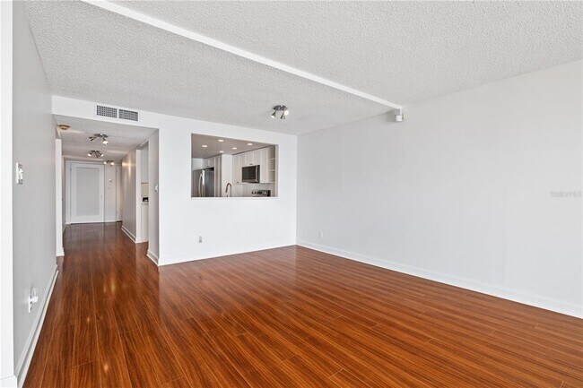 Building Photo - 2611 Bayshore Blvd