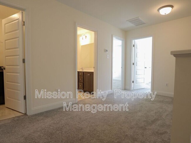 Building Photo - 10860 Farmstead Ml Ln