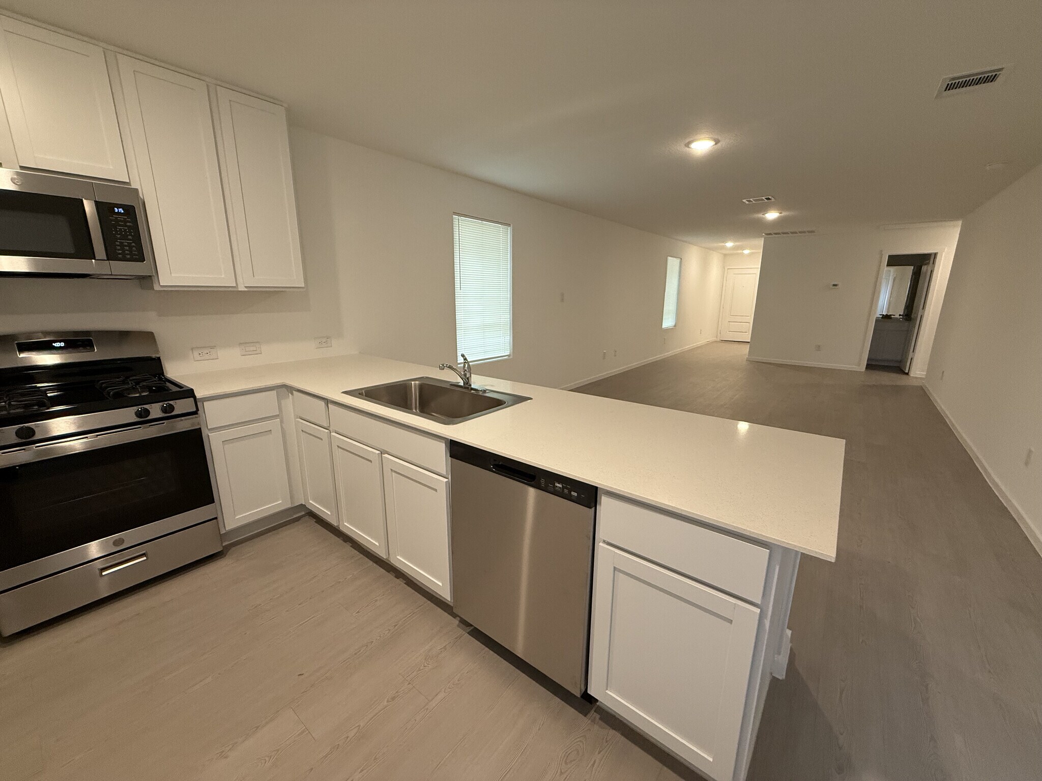 Kitchen - 2863 Red Diamond