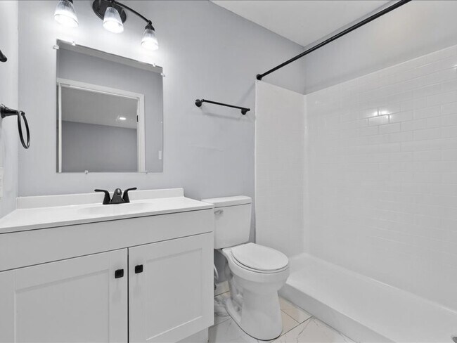 Building Photo - 801 4th Ave E