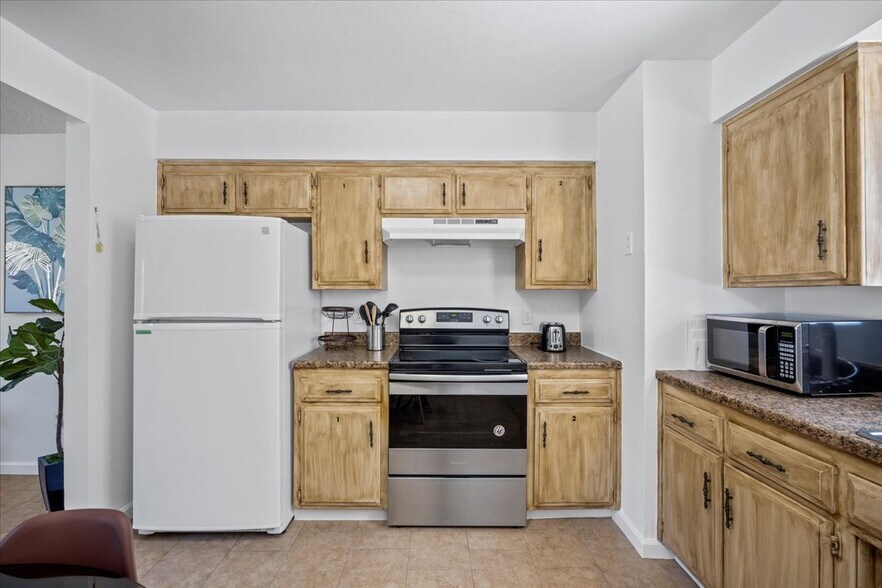 Building Photo - 4225 Parkwood Ct