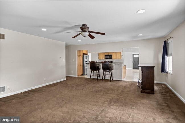 Building Photo - 109 Avaleen Pl