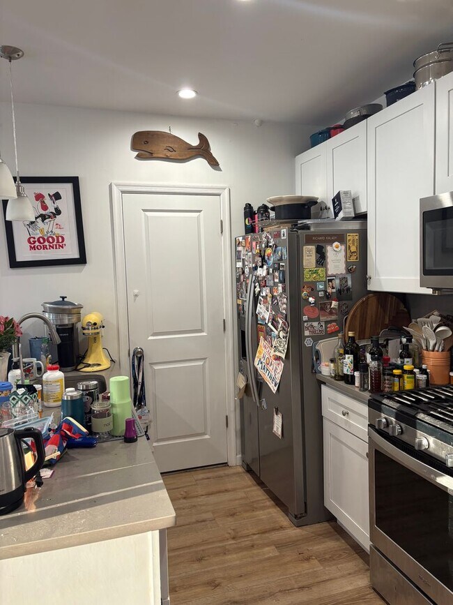 Building Photo - 737 S 4th St