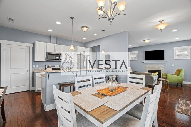 Building Photo - 16 Hyde Park Pl