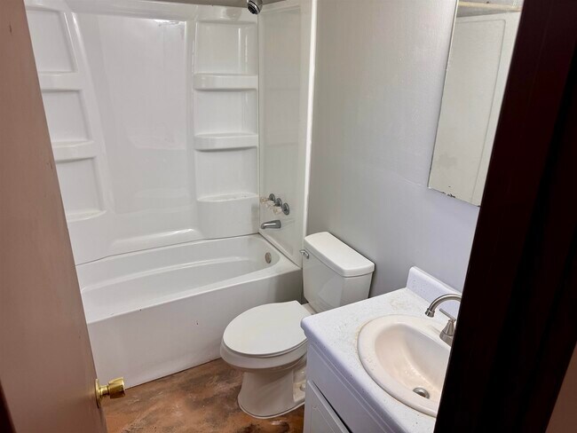 Building Photo - 3084 Greenbranch Dr