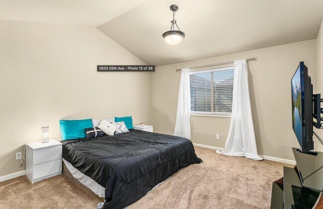 Building Photo - 2833 25th Ave