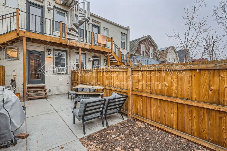 Building Photo - 227 S Logan St