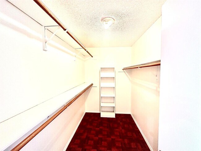 Building Photo - 5860 Sampley Way