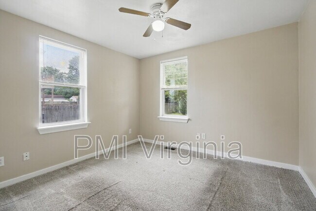 Building Photo - 1310 Hoover Ave