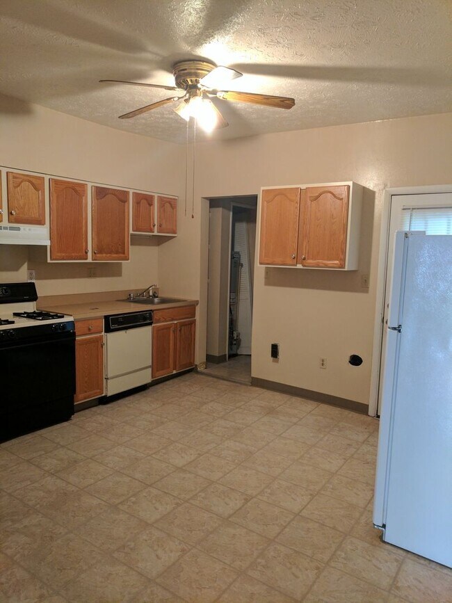 Building Photo - Mt Washington 2 Bedroom Duplex