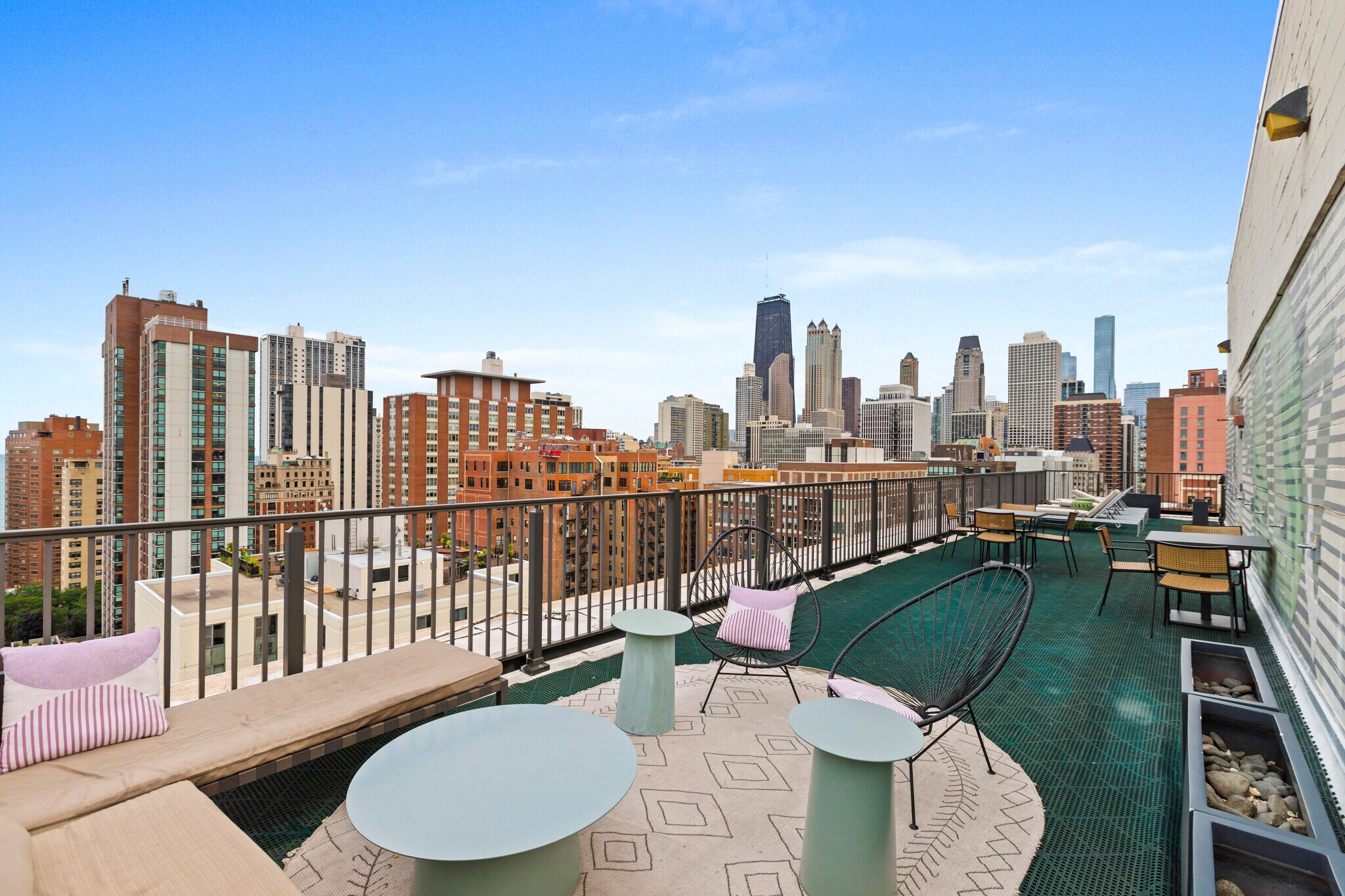 Building Photo - 1344 N Dearborn St