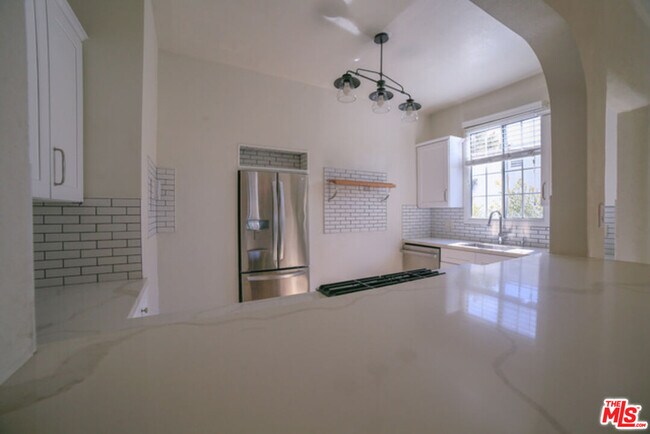 Building Photo - 10520 Eastborne Ave