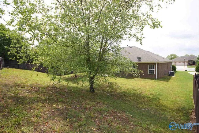 Building Photo - 106 Back Creek Cir NW