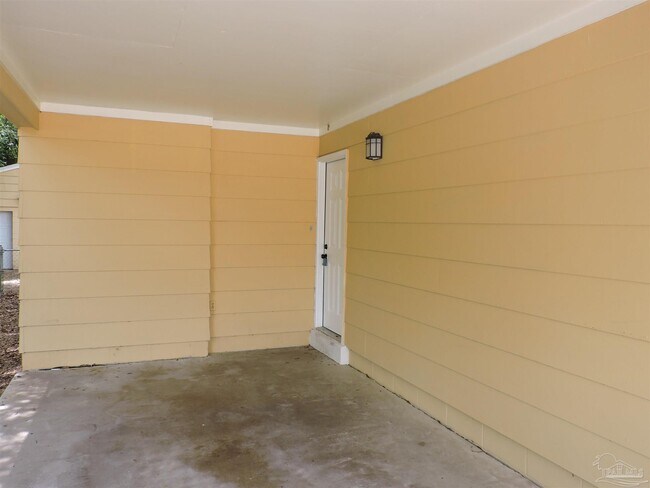 Building Photo - 5672 Hermosa Cir