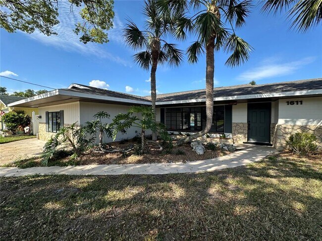 Primary Photo - 1611 Canal Ct