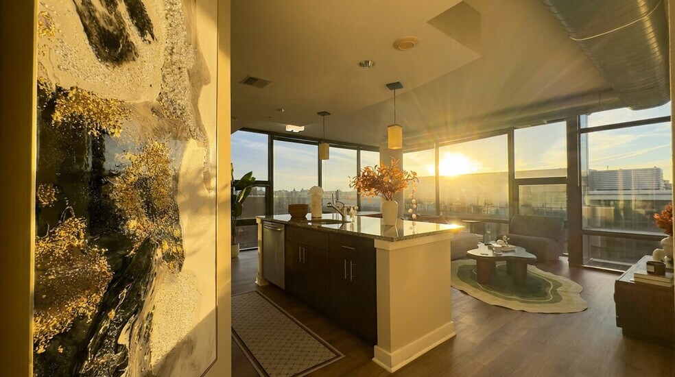 Building Photo - 1901 9th St NW