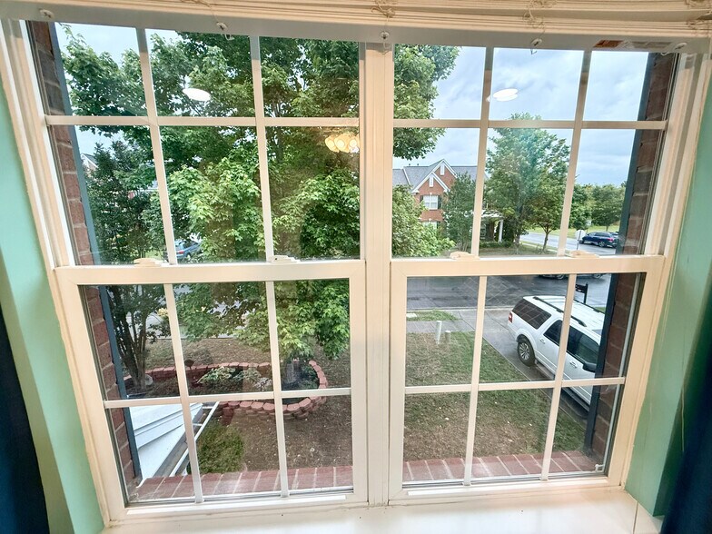 Building Photo - Room in House on Arbor Vista Dr