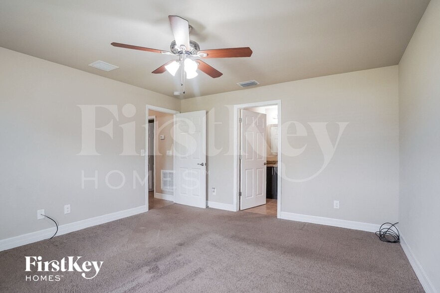 Building Photo - 625 SW 13th Terrace