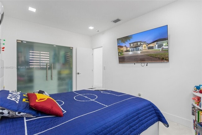 Building Photo - 8740 NW 153rd Terrace