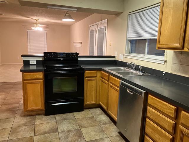 Building Photo - 4620 Brimstone Dr