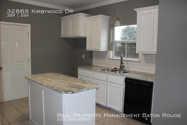 Building Photo - Beautiful Updated Home in Fenwood Estates