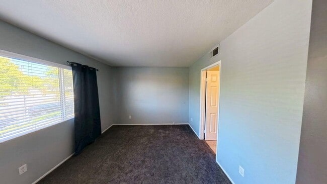 Building Photo - 526 Wrightwood Rd