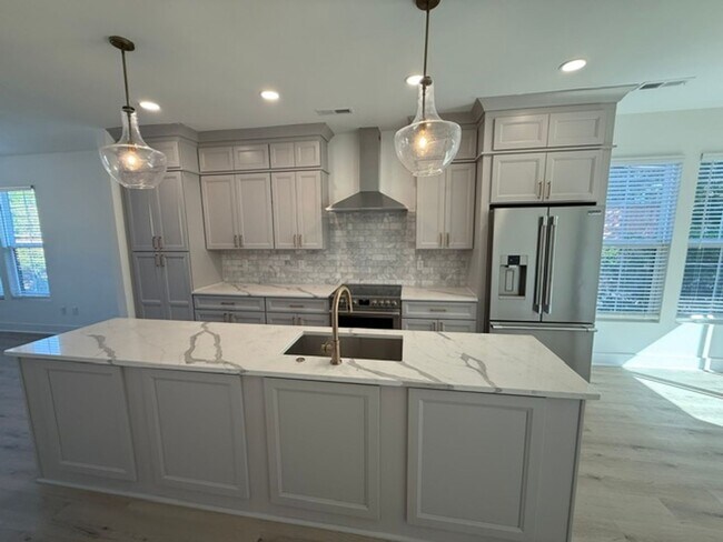 Building Photo - 5018 Grayton Aly