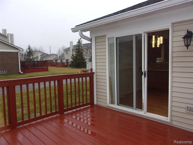 Building Photo - 21749 Lincoln Dr