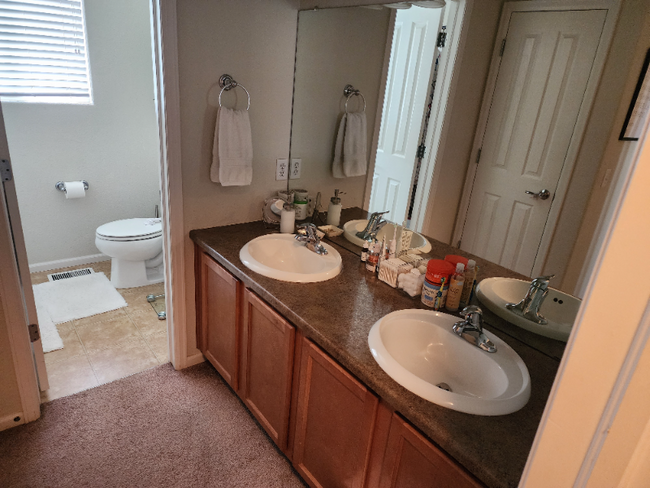Building Photo - 7650 Sandy Springs Point
