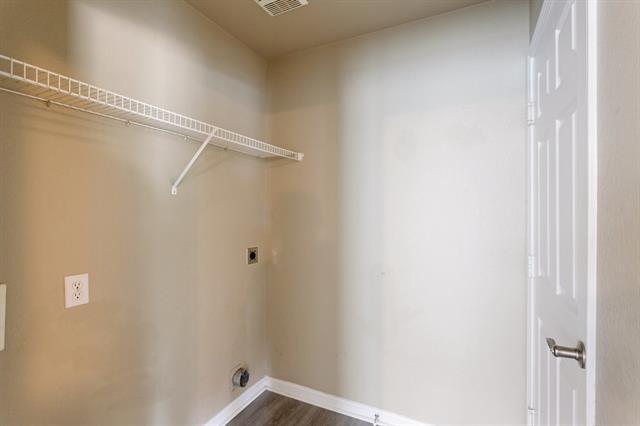 Building Photo - 1005 Live Oak Dr