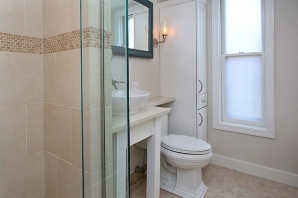 Building Photo - 215 W Springfield St