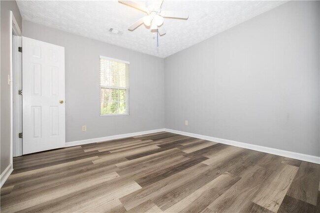 Building Photo - 599 Rivulett Ct