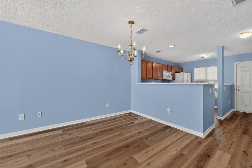 Building Photo - 204 Butler Pl