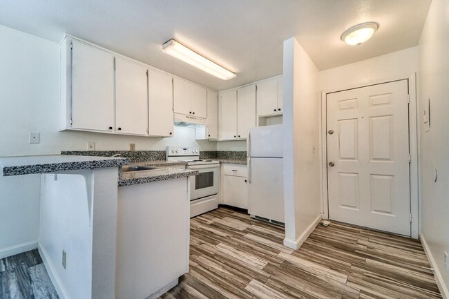 Kitchen - Ramirez Court Apartments