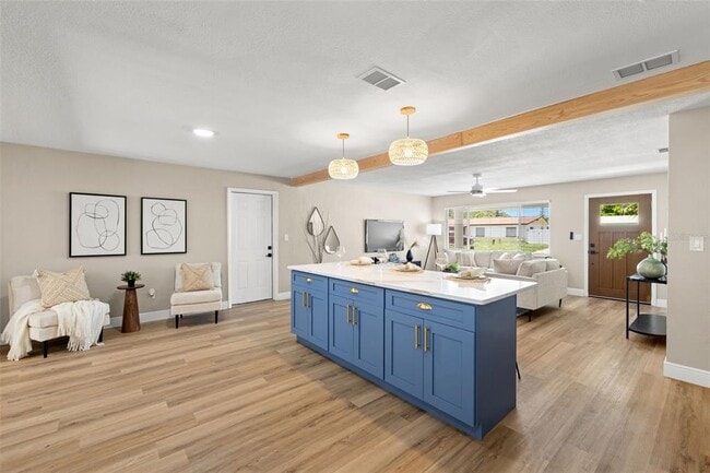 Building Photo - 2066 62nd Pl S