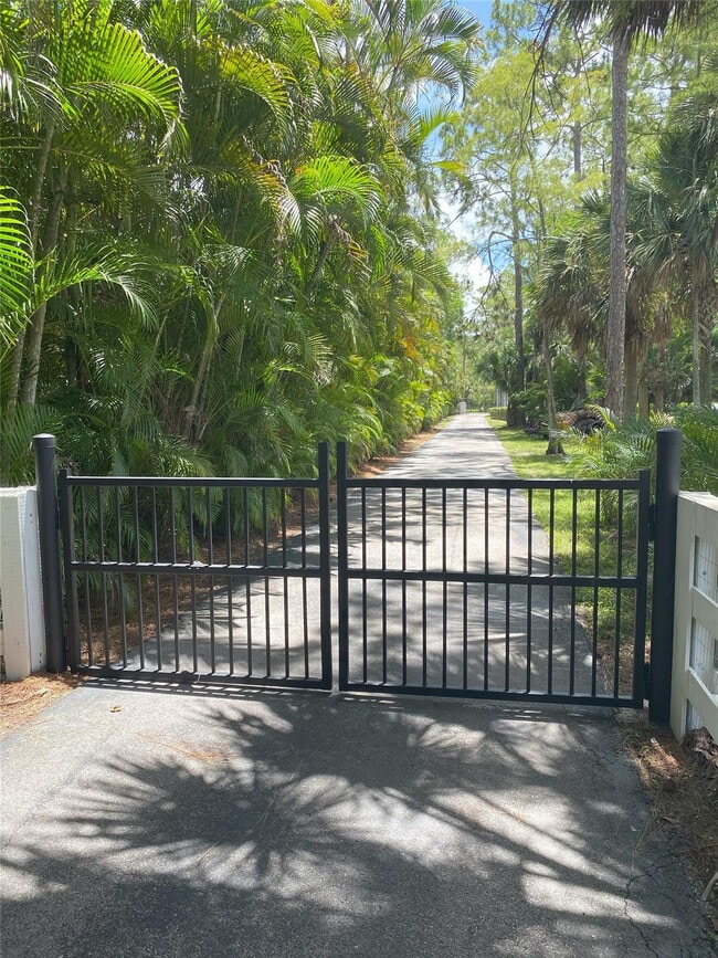 Building Photo - 2315 Deer Run Blvd