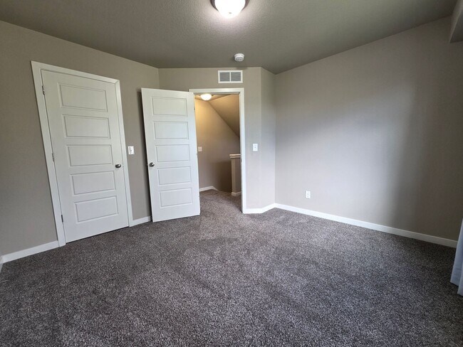 Building Photo - 9216 Timberlake Loop