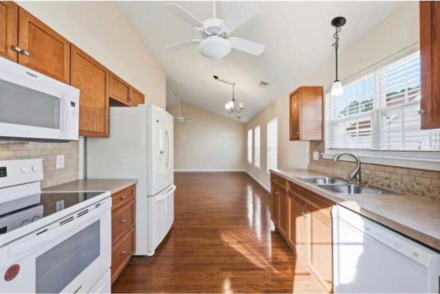 Building Photo - 1193 Jumper Trail Cir