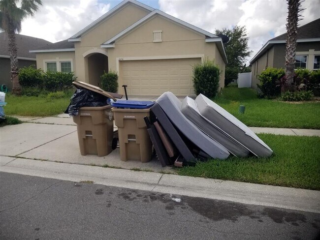 Building Photo - Move in Ready Home in Great Location