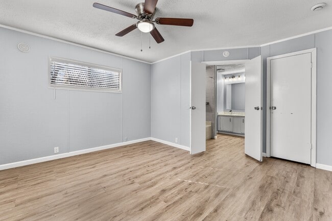 Building Photo - 204 Phillips Rd