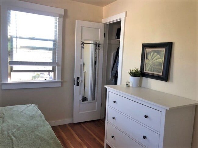 Building Photo - Fully Furnished 1-Bedroom in Downtown SLO ...