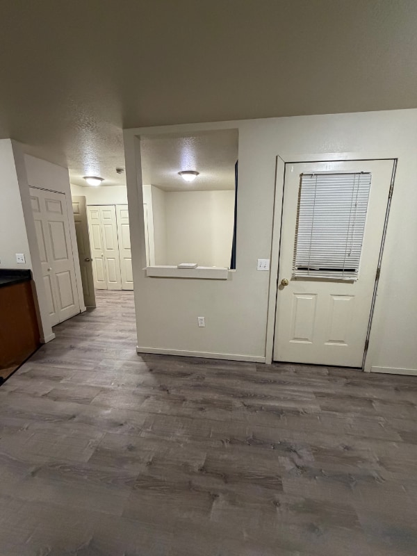 Building Photo - 741 W Sussex Ave