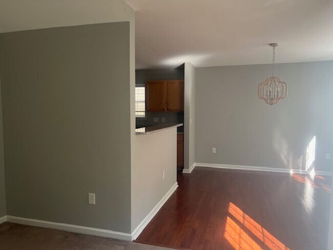 Building Photo - 8 Grosbeak Ln