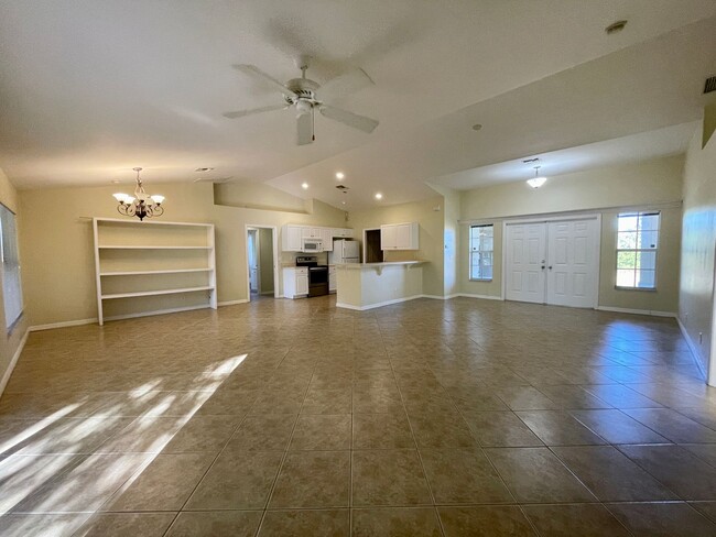 Building Photo - Available Now- 3 bedroom- 2 bath 2 car gar...