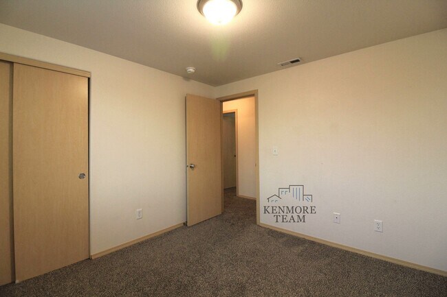 Building Photo - 3 Bedroom, 2 Bath Home in West Pasco
