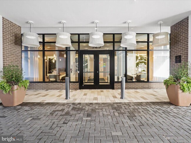 Building Photo - 925 N Fairfax St