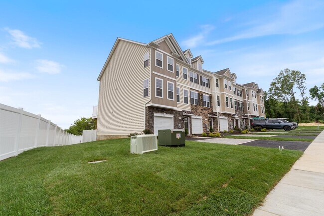 Building Photo - 95 Potomac Ct
