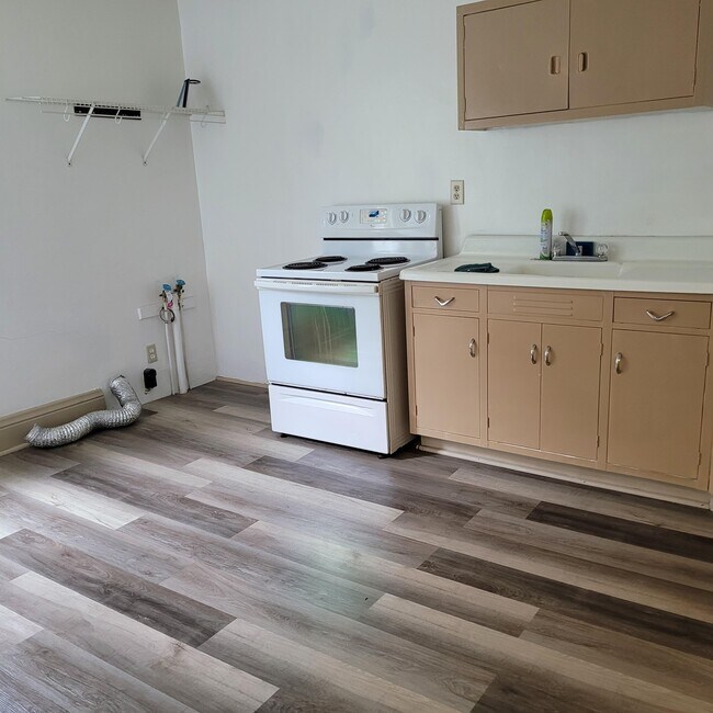 Building Photo - 1200 Race St