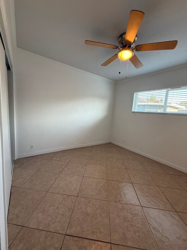 Building Photo - 3158 Juanita St